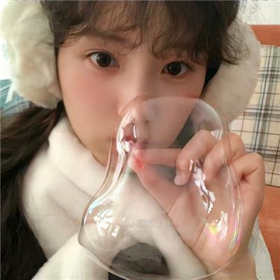 小姑娘艾萝依